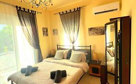 Niki'S House